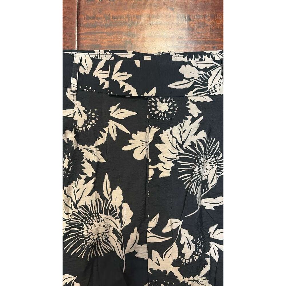 Banana Republic Wide Leg Pants Black Floral Print Size 12 - Picture 4 of 7